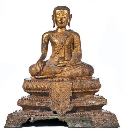 THAILANDE, Ratanakosin - Fin XIXe siècle Statuette de bouddha en bronze laque or...