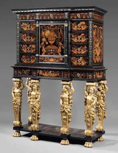 null Exceptionnel Cabinet d'apparat par Pierre GOLE de forme architecturale en bois...