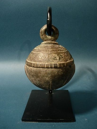 null Grelot. En bronze. Birmanie, XIXe s. D : 7 cm
