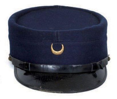 null Képi d'officier de zouaves ou de tirailleurs (type 1913). En drap bleu foncé,...