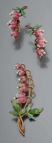 null Broche et paire de boucles d'oreille Art Nouveau en or 14k, à décor de muguet,...