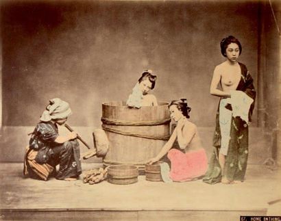 JAPON - XIXE SIÈCLE Ensemble de quatre albums japonais, dont un par Hokusai, daté...