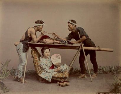 JAPON - XIXE SIÈCLE Ensemble de quatre albums japonais, dont un par Hokusai, daté...