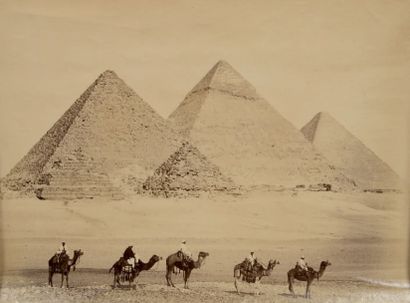 «Les Pyramides, vue générale». Tirage albuminé,...