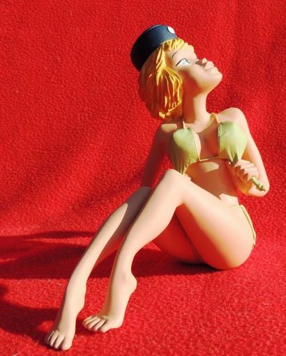 null Figurine «Natacha en maillot de bain» par Leblon Delienne. Résine polychrome...