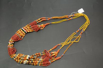 null Collier Naga - Nagaland. Perles de verre multicolores, lien en coton. Long :...