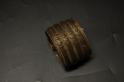 null Bracelet de cheville Baoulé. Côte d'Ivoire en bronze. Larg : 5,5 cm