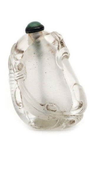 CHINE - XXe siècle Flacon tabatière en forme d'aubergine en cristal de roche sculpté...