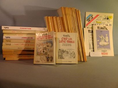 PLANTU Lot de 33 volumes. Le petit socialiste illustré - Le petit Chirac illustré...