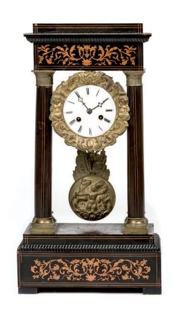 null Portico clock In blackened wood inlaid with light wood decorated with fillets...