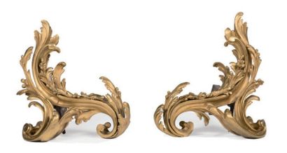 null Pair of lights in chased bronze They are gilded, with a motif of palms and asymmetrical...
