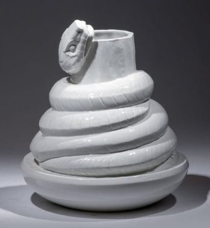 Edouard Marcel SANDOZ (1881-1971) 
Cobra
Vase en céramique à couverte blanche figurant...