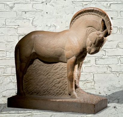 JEANNE PIFFARD (1892-1971) 
Sculpture en grès figurant un cheval stylisé
Vers 1940
Cachet...