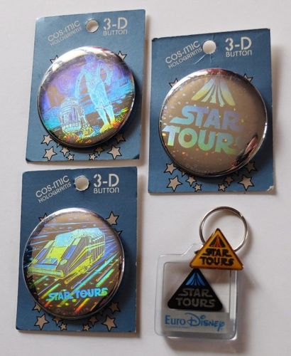 Lot Pins, Badges, Porte Clé Star Tours 3 Badges Star Tours Holographique sur leur...
