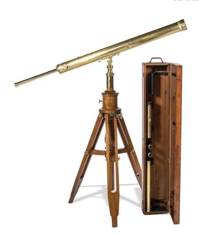 BARDOU (1790-1866) 
Lunette astronomique et terrestre de parquet en laiton.
Vis micrométrique...
