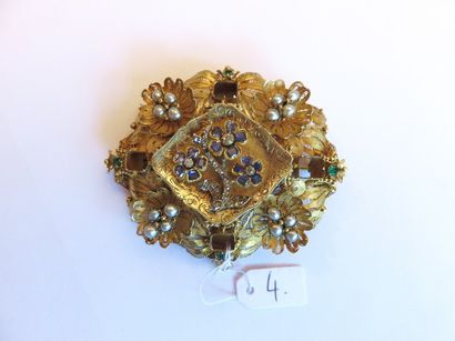 null Broche pendentif XIXème, à motif feuillagé et fleuri, ornée de fleurettes serties...
