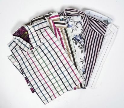 Ted BAKER Lot de cinq chemises en coton imprimé à motifs divers.
T.33.
