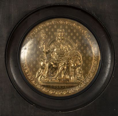 Deux médaillons encadrés
- «Louis XVIII Roi...