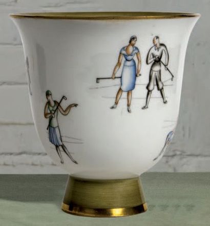 Gio PONTI (1891-1979) 
Vase aux golfeurs, vers 1930.
Signé sous la base du cachet...