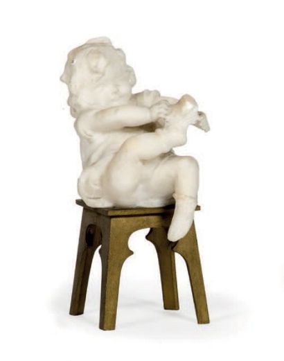 Juan Clara (1875-1958) 
Sujet en marbre blanc et bronze représentant une fillette...
