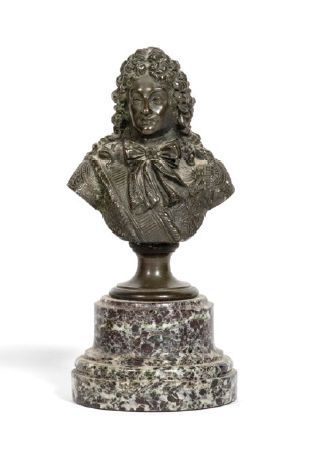 null «Buste de Louis XIV»
Epreuve en bronze à patine verte. Socle en marbre veiné.
Fin...