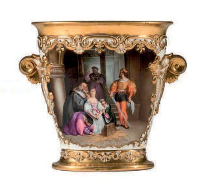 null Vase en cornet aplati
En porcelaine polychrome et or.
Riche décor de rinceaux...