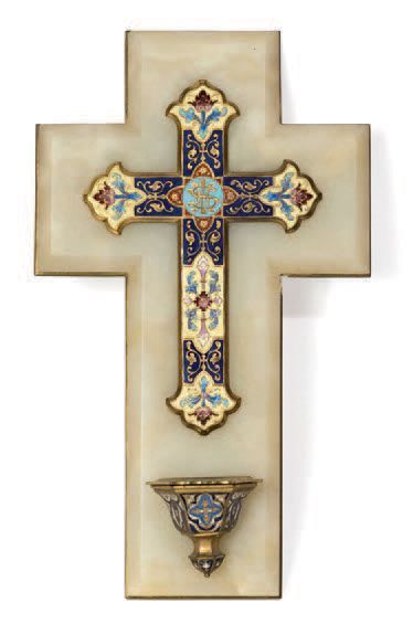 null Crucifix
En émail et albâtre à décor végétal.
XXe siècle
H. 32 cm