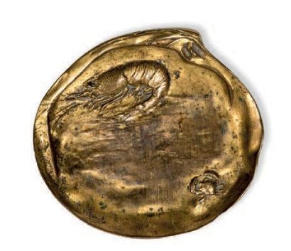 Alexandre VIBERT (c. 
Vide-poche en bronze doré orné d'une crevette et d'un crabe,...