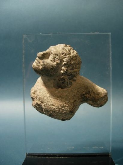 ART GRECO-BOUDDHIQUE DU GANDHARA (Ier - Vème siècle) Buste de fidèle. En schiste....