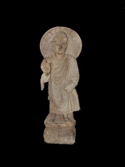 ART GRECO-BOUDDHIQUE DU GANDHARA (Ier - Vème siècle) Bouddha auréolé, debout sur...