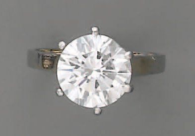 null BAGUE diamant brillanté (3,12 cts - E-VVS2 - HRD), en or