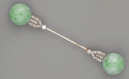null BARRETTE 1925, en platine, jade et diamants