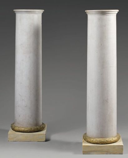 Paire de colonnes en marbre blanc, de forme...