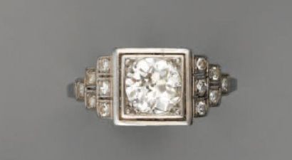 null BAGUE 1920 diamant brillanté (1,60 cts env.) et diamants, en platine