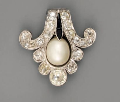 null PENDENTIF 1920, en platine, perle et diamants JANESICH