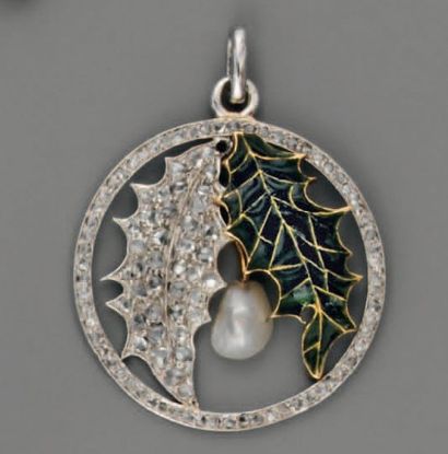 null PENDENTIF 1920, en platine, émail, perles et diamants