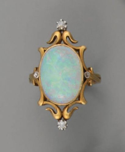 null BAGUE opale 1900, en or et diamants