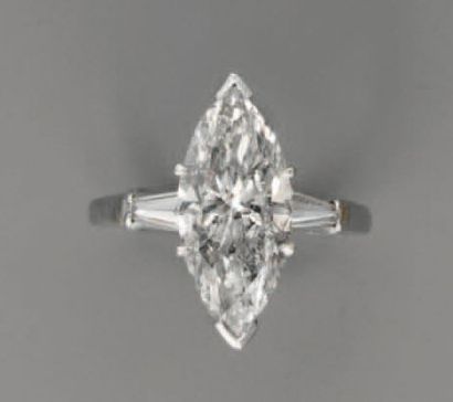 null BAGUE diamant navette (4,10 cts), en or
