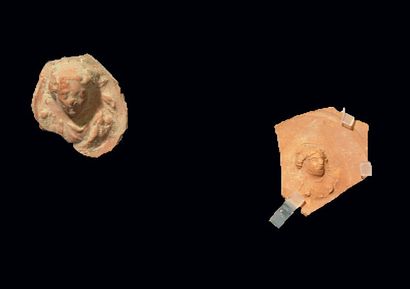 ART GRÉCO-BOUDDHIQUE DU GANDHARA (Ier - Ve siècle) Deux fragments de poterie sigillée....