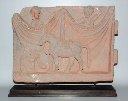 ART GRECO-BOUDDHIQUE DU GANDHARA (Ier - Vème siècle) Bas relief représentant l'intérieur...