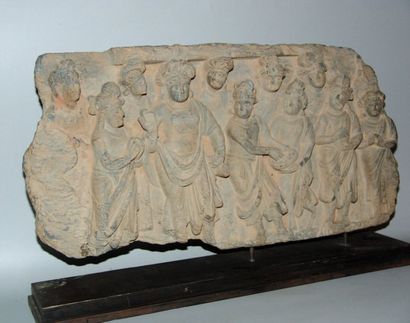 ART GRECO-BOUDDHIQUE DU GANDHARA (Ier - Vème siècle) Bas relief représentant Bodhisattva...