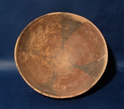 HARAPPA (2500 av. J.C.) Coupe. En terre cuite. D : 17.5 cm