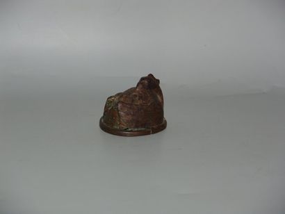 HAN (206 av. J.C. - 220 ap. J.C.) Peson en forme de gallinacé. En bronze damasquiné...