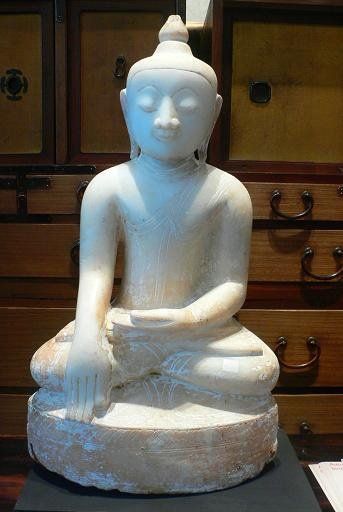 BIRMANIE - THAILANDE - CAMBODGE - LAOS - VIETNAM Bouddha exécutant le geste de la...