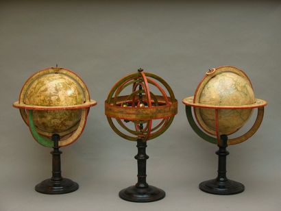 null Rare ensemble de globes et sphères. Composé d'un globe terrestre et d'un globe...