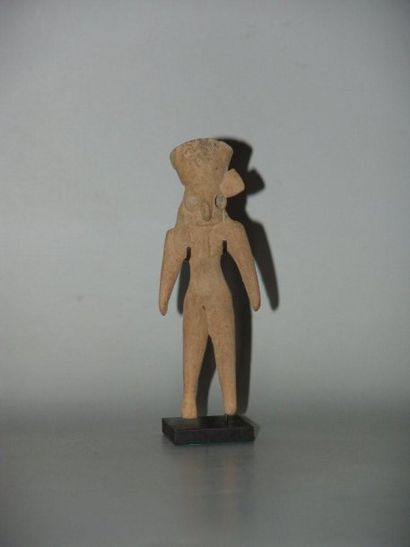 MEHRGARH (3000 av. J.C.) Idole. En terre cuite. H : 11 cm