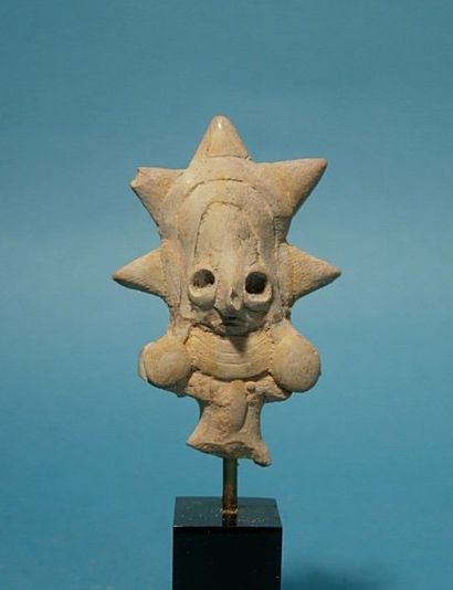 MEHRGARH (3000 av. J.C.) Buste de déesse-mère. En terre cuite. (Collage). H : 5 ...