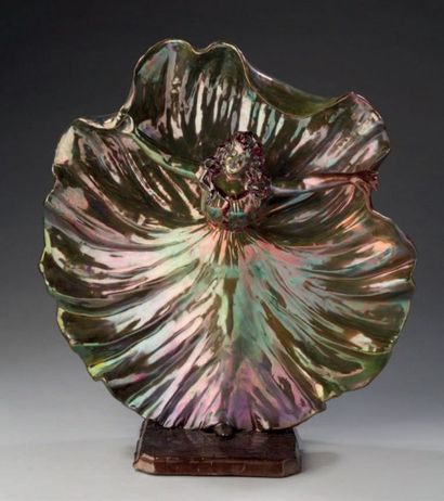 Domenico ZUMBO (1865-1939) 
Sculpture en céramique émaillée à reflets irisés figurant...
