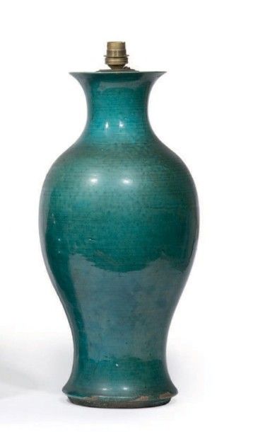 CHINE - Fin Epoque MING (1368 - 1644), XVIIe siècle 
Vase de forme balustre à col...