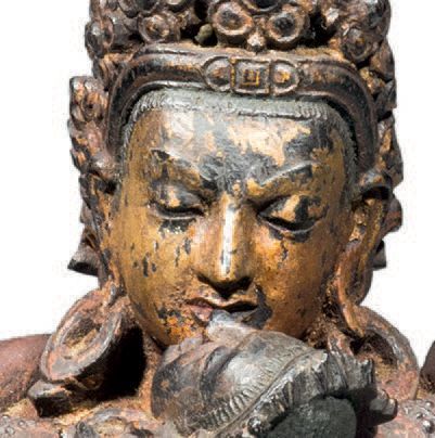 TIBET - XVIIe siècle 
Statuette de Vajdradhara en bois à traces de polychromie et...